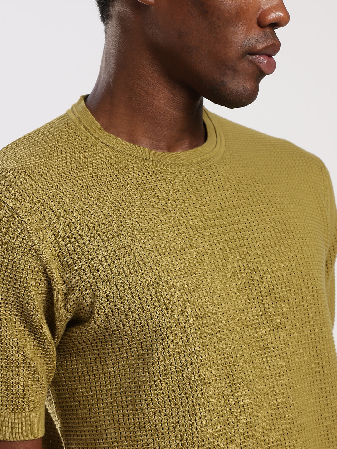 Y Green Textured Regular Fit Round Neck Flat Knit T-Shirt