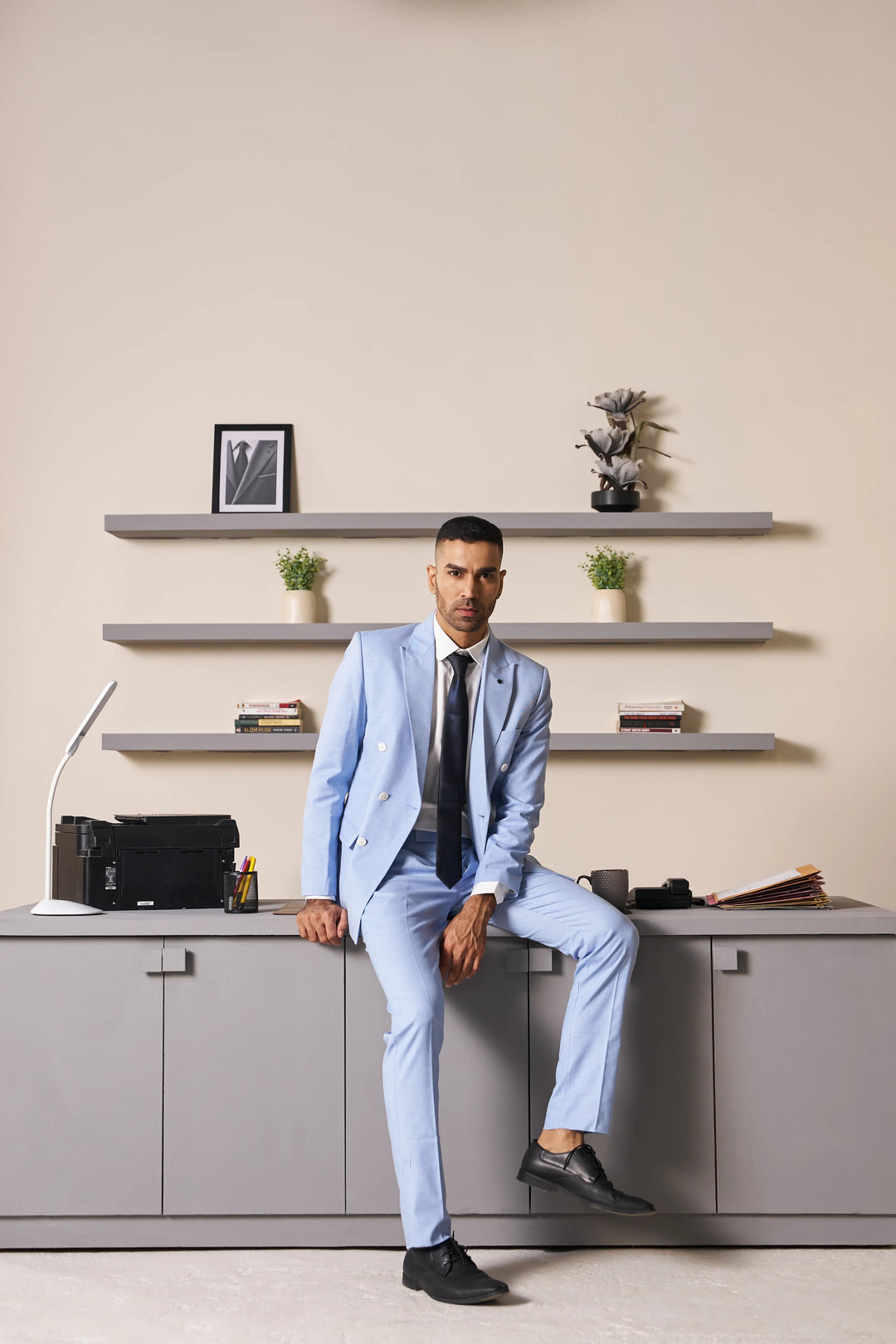 Blue Solid Slim Fit Lapel Collar Double Breasted Causal Blazer